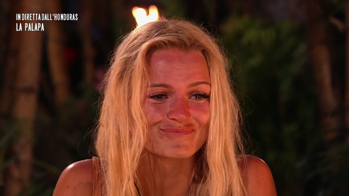 Mercedesz Henger piange all’Isola per mamma Eva dopo l’incidente: i rapporti oggi article-post