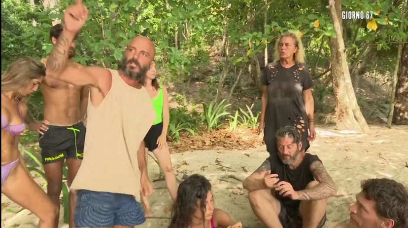 Volano stracci tra Nicolas e Lory all’Isola dei Famosi: “Buffona, falsa e incoerente!” – VIDEO preview