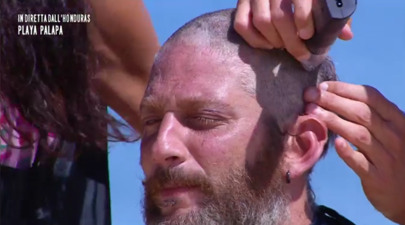 Edoardo Tavassi si rasa a zero all’Isola: la reazione della figlia di Guendalina preview