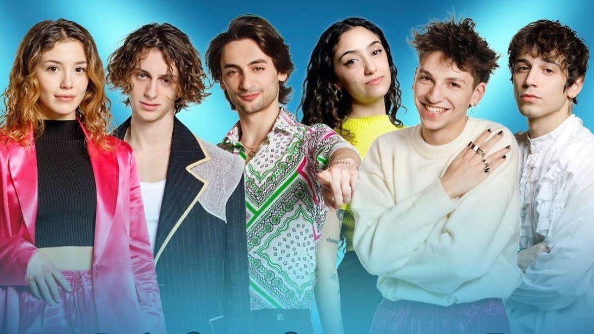 Ecco perché i giornalisti non hanno “criticato” i finalisti di Amici 21: svelato un interessante retroscena article-post