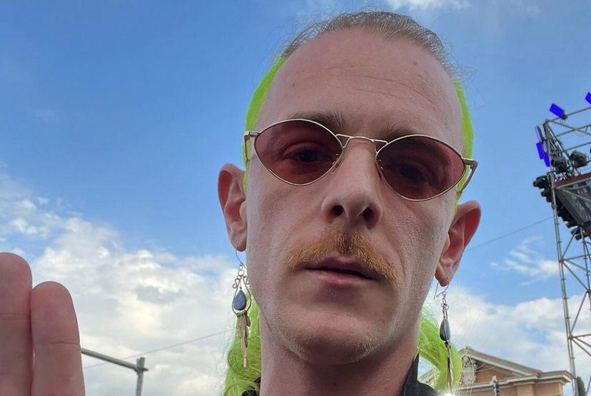 Mace risentito dopo il Concerto del Primo Maggio se la prende con Ambra: il messaggio preview