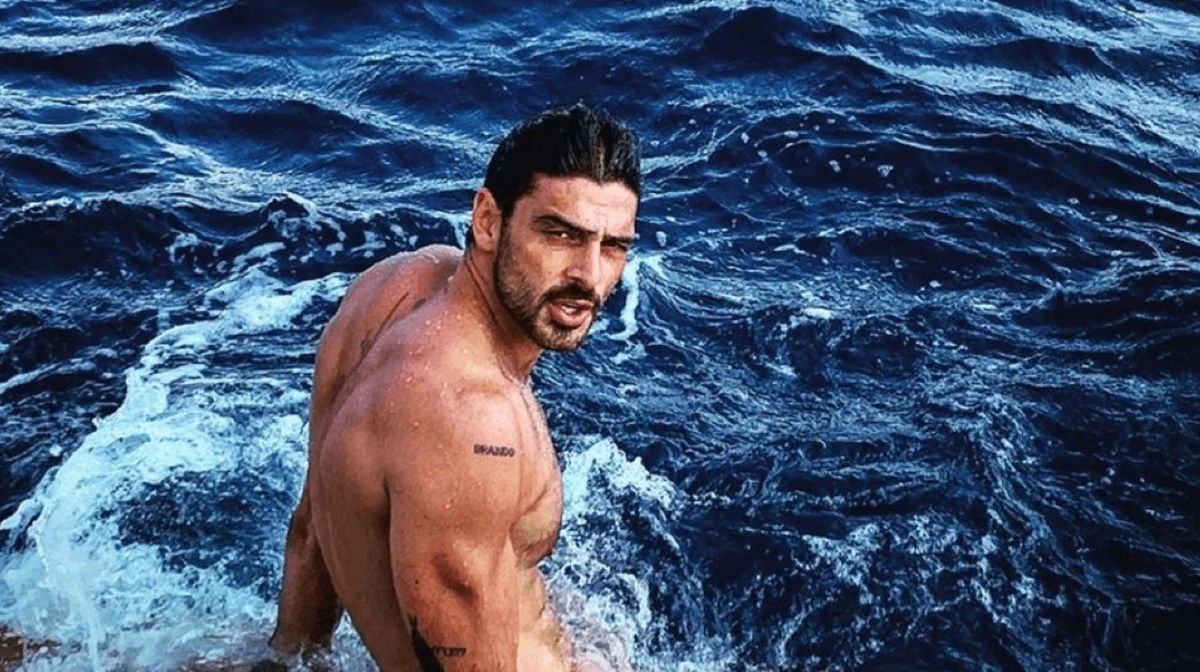 Michele Morrone beccato con una famosissima influencer: ecco di chi si tratta – FOTO article-post