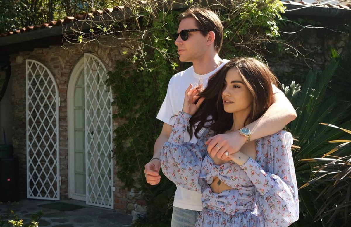 Giulia De Lellis: “Vi spiego perché io e Carlo pubblichiamo poche foto insieme” article-post