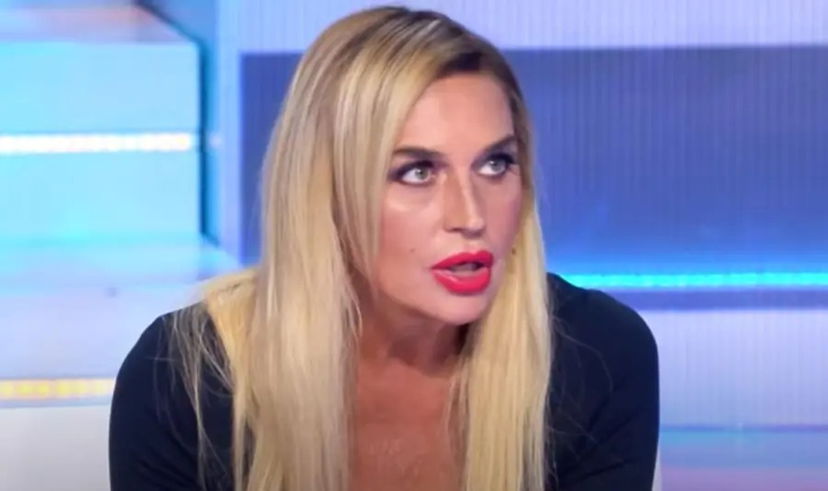 Malore per Lory Del Santo dopo l’Isola dei Famosi: “Crampi e vomito”, ecco cosa è successo al locale di Flavio Briatore preview