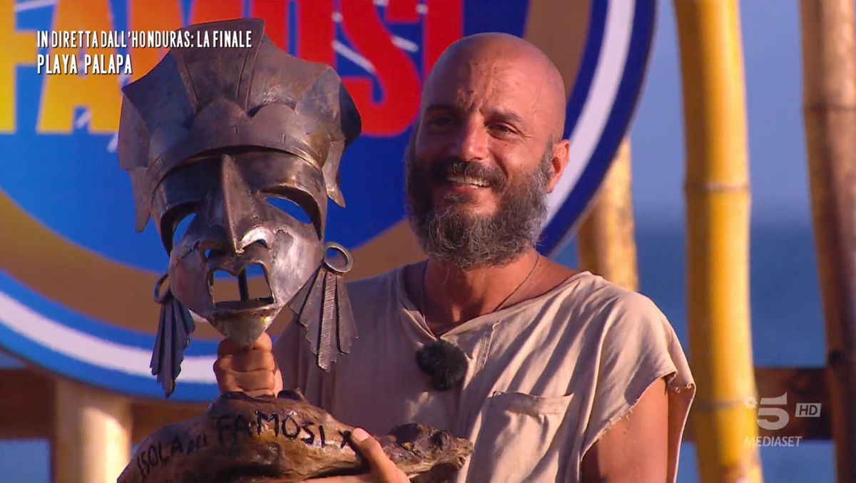 Nicolas Vaporidis, prime parole dopo la vittoria all’Isola ed il pensiero a Edoardo Tavassi article-post