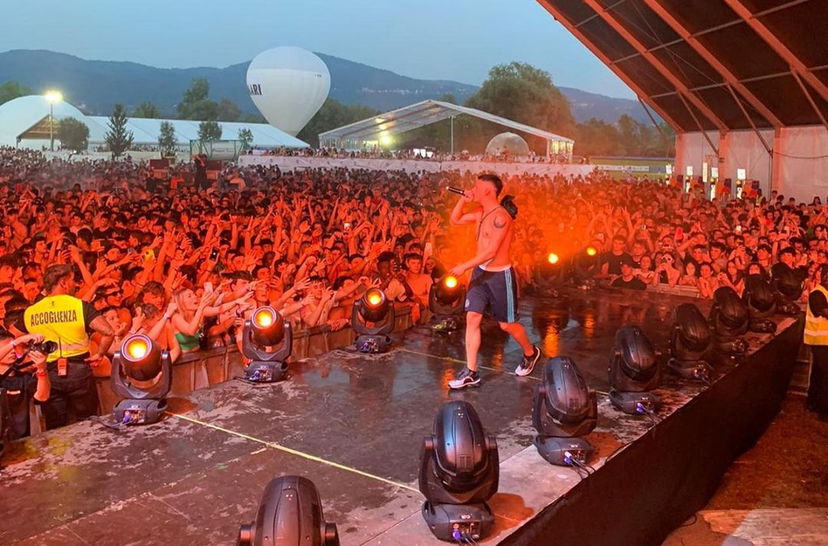 Battiti Live finisce male per Rhove: un suo amico rischia di essere denunciato da tre ragazzi, ecco perché preview