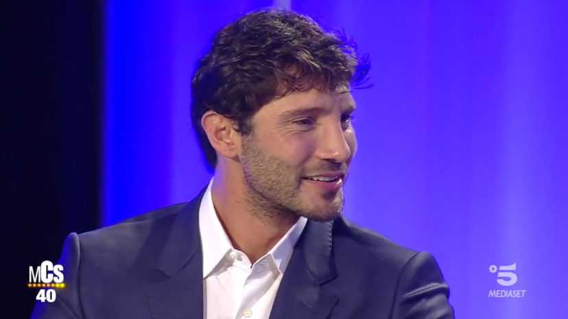 “Come va con Belen Rodriguez?”, Stefano De Martino replica a Costanzo e svela alcuni retroscena preview