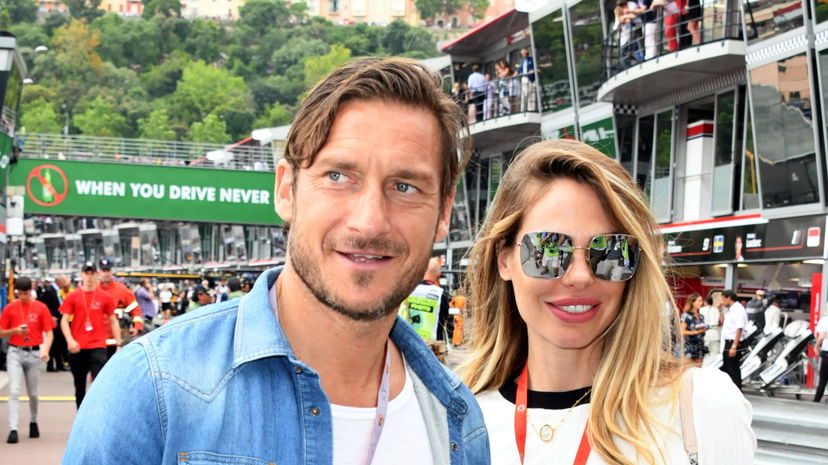 Totti e Ilary Blasi, comunicato “sdoppiato”: ecco per quale motivo è accaduto preview
