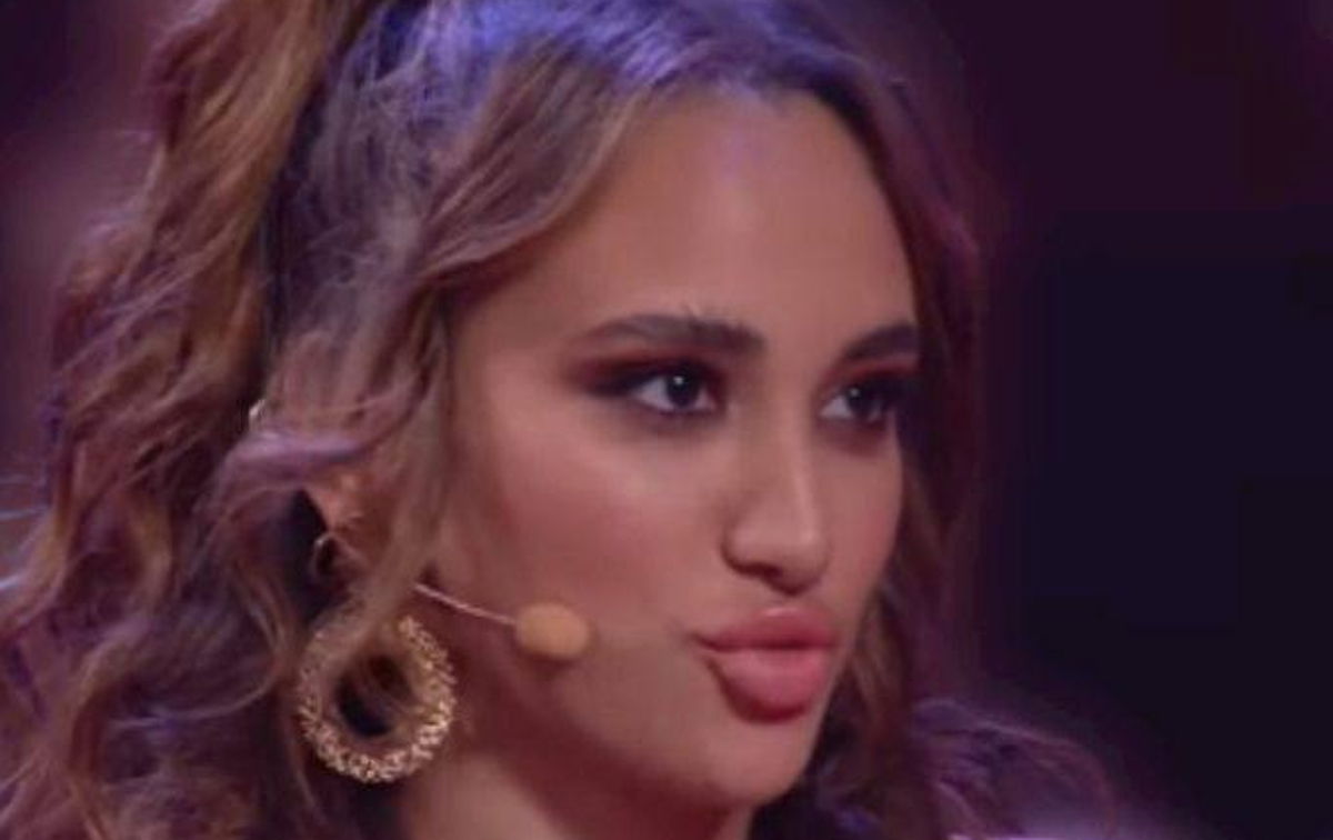 Opinioniste Grande Fratello Vip: Clarissa Selassiè lancia una frecciatina a Signorini dopo la sua scelta article-post