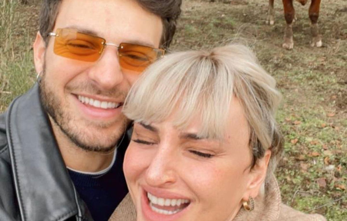 Vito Coppola sorprende Arisa con la dedica più bella: “Sei il pane, un dono della natura” article-post