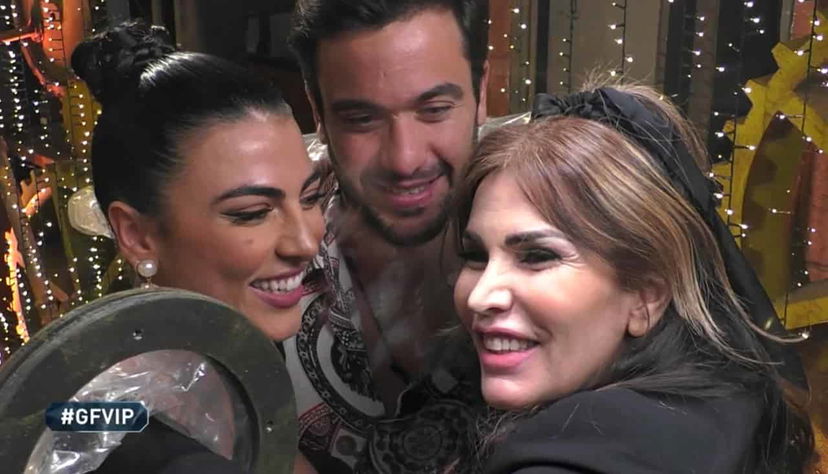 Fariba dà un consiglio a Giulia Salemi sulle possibili nozze con Pierpaolo Pretelli: “Ecco come bisogna comportarsi…” preview