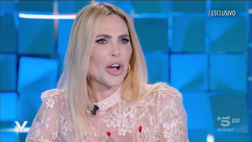 Ilary Blasi lontana dalla tv? “Così ha deciso”: la nuova indiscrezione dopo la separazione da Totti preview