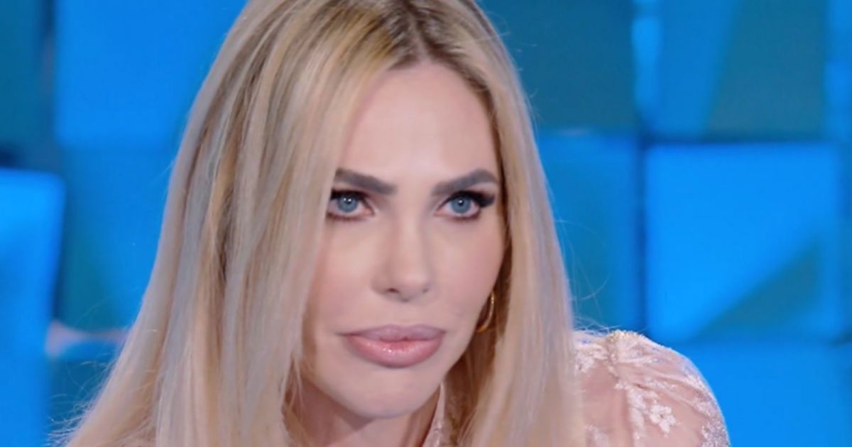 Ilary Blasi e i presunti tradimenti, Totti: “Ho trovato i messaggi, l’altro? Uno choc” article-post
