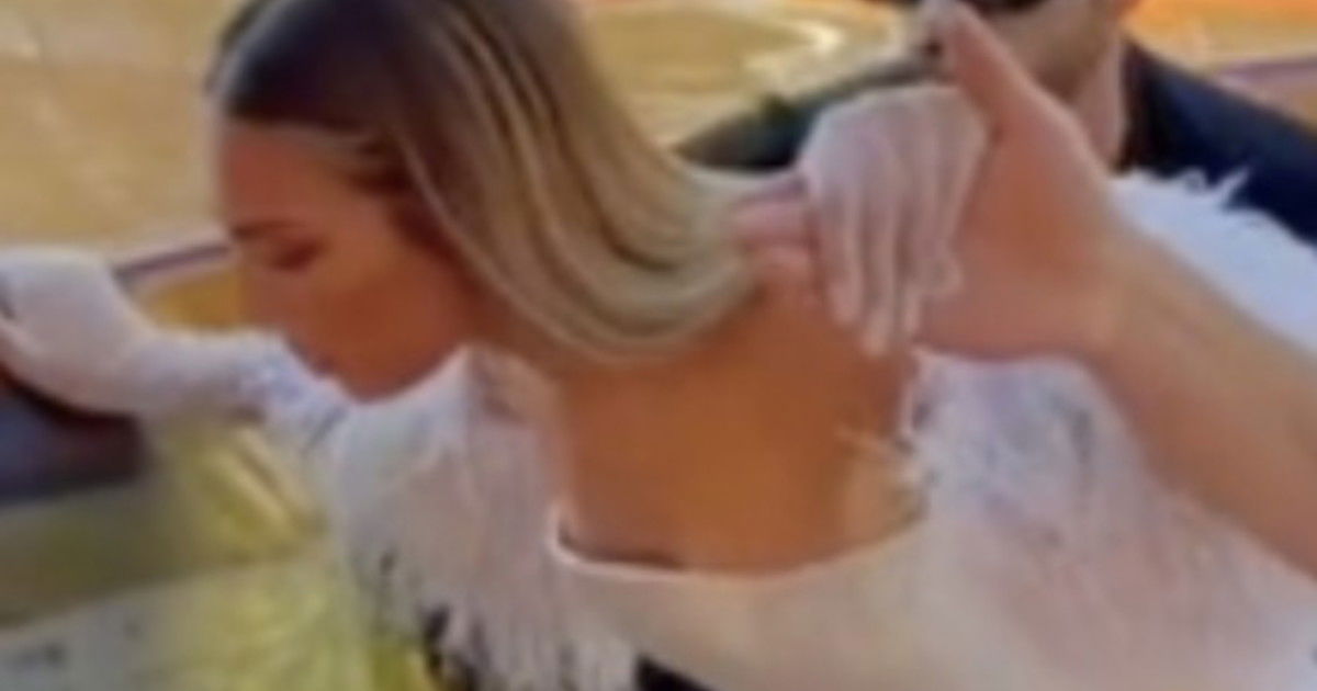 Venezia 79, influencer perde l’anello di brillanti nel canale: il video è virale article-post