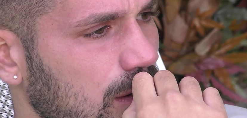 Luca Salatino piange al GF Vip 7: Soraia interviene – VIDEO preview