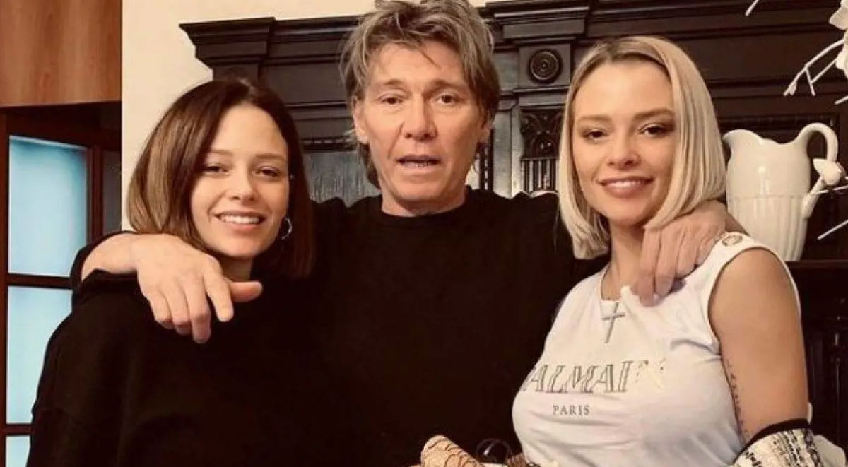 “Ecco come è morto nostro padre”, Giulia e Silvia Provvedi svelano i motivi della tragica scomparsa article-post