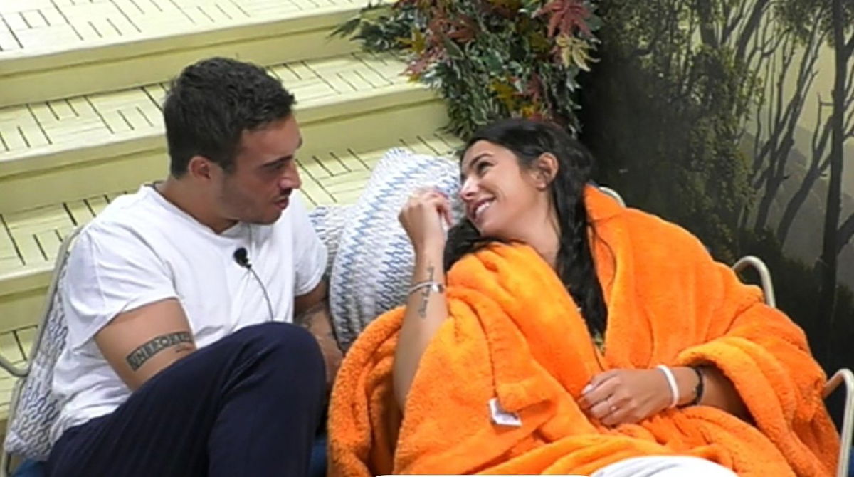 Antonino e Ginevra: prima coppia del GF Vip? Sempre più vicini: i gesti inequivocabili article-post