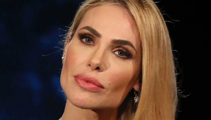 Ilary Blasi smentisce l’investigatore privato: “Mai incontrato Ezio Denti, ennesima fake news” preview