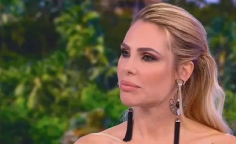 Ilary Blasi replica a Totti: “Ho visto cose che potrebbero rovinare 50 famiglie”, la contromossa preview