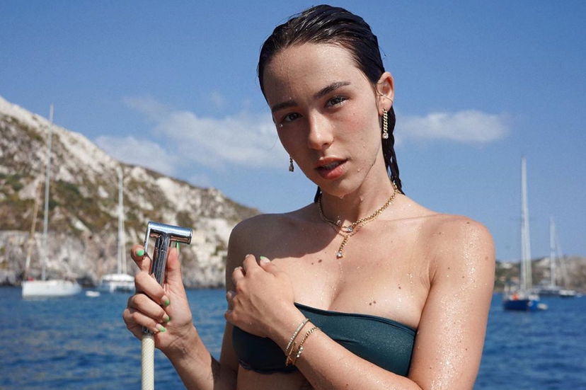 Aurora Ramazzotti e la sua presunta gravidanza: silenzio rotto dopo il gossip, il gesto social preview