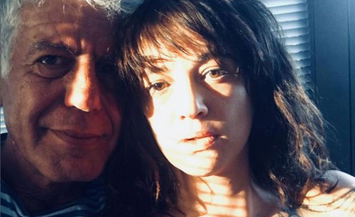 Anthony Bourdain e Asia Argento: gli ultimi messaggi prima del suicidio svelati nella biografia non autorizzata article-post