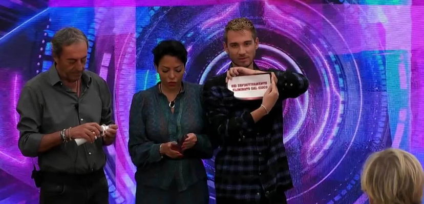 Biglietto di ritorno al Grande Fratello Vip: aperti i bussolotti dei quattro ex concorrenti preview