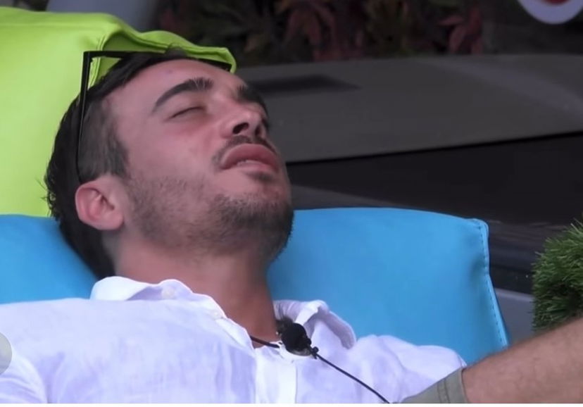 “Mio padre si è suicidato”, Antonino Spinalbese racconta il suo dolore al GF Vip – VIDEO preview