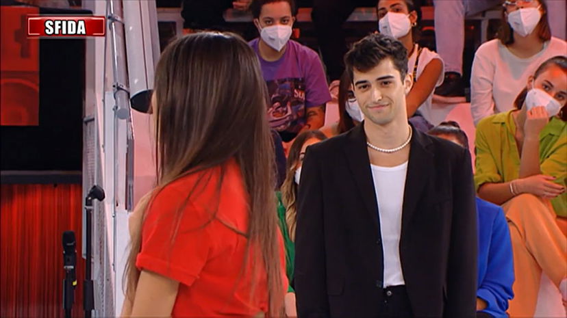 Nuove coppie ad Amici 22, ecco chi sono: baci e prime incertezze, le anticipazioni preview