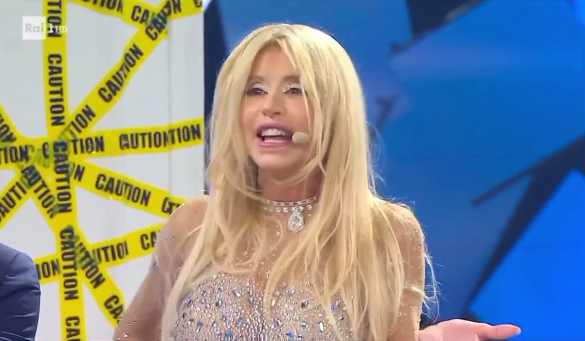Valeria Marini è Britney Spears a Tale e Quale Show ma il risultato è disastroso: Malgioglio senza pietà – VIDEO preview