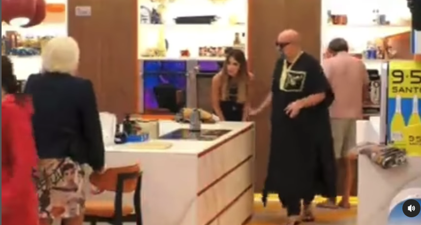 “Simuliamo una violenza sessuale?”, Ciacci e Sara Manfuso shock al GF Vip (e lei è stata molestata quando aveva 17 anni) preview