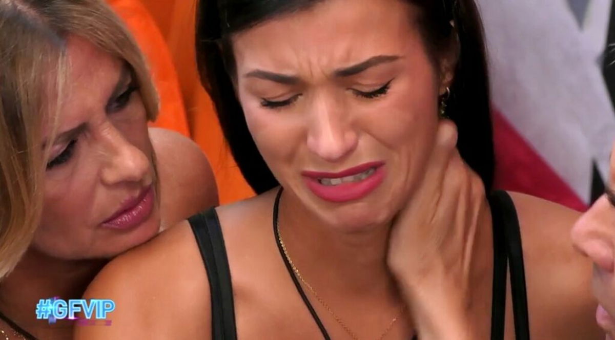 Come sta Ginevra Lamborghini dopo il GF Vip? Parla mamma Luisa Peterlongo: “Mia figlia umiliata e messa al patibolo!” article-post