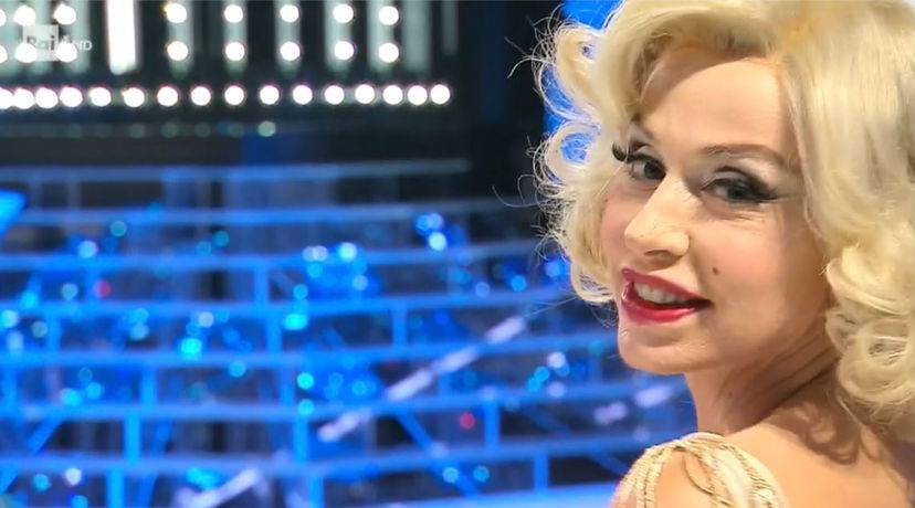 Valeria Marini è Marilyn Monroe a Tale e Quale Show, il retroscena “Ho avuto una crisi”, c’entra Malgioglio preview