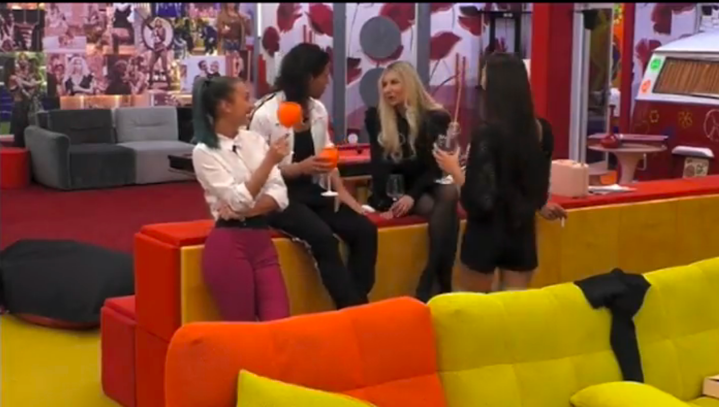 Giaele, Nikita e Micol