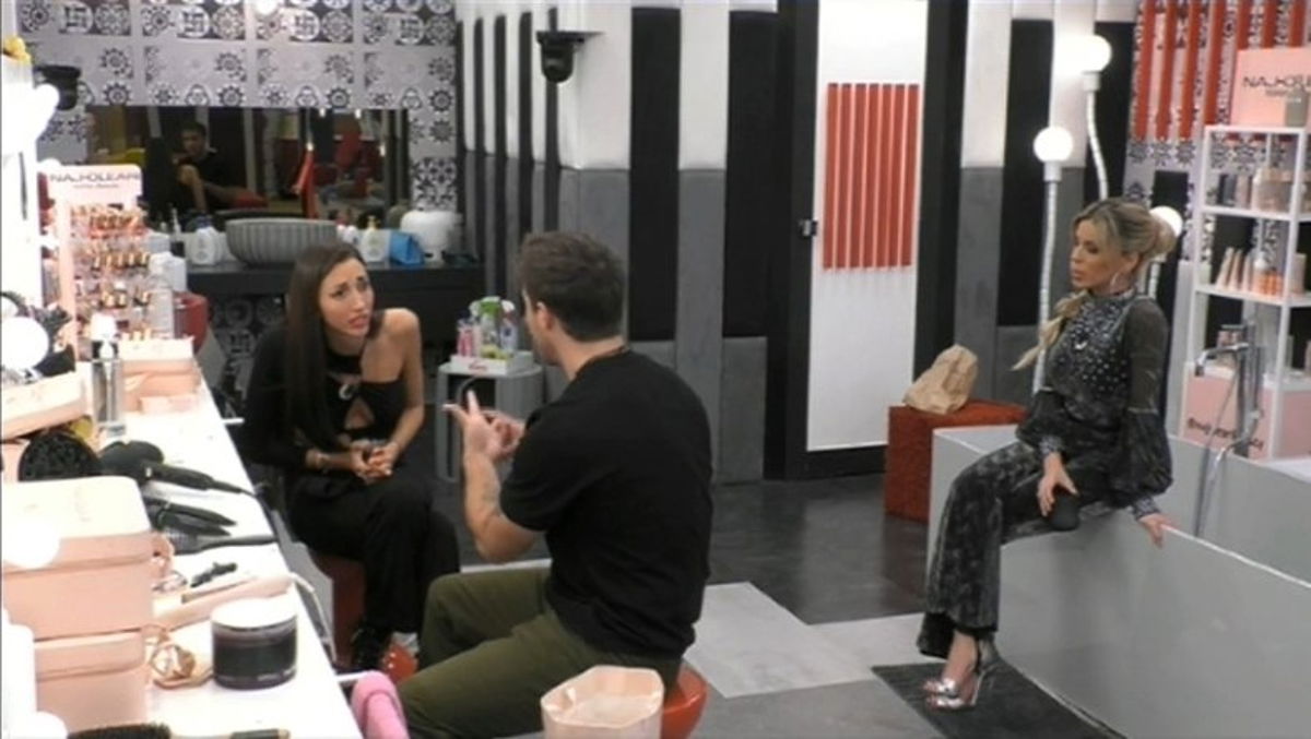 Giaele smaschera Antonino: “Ecco cosa hai detto di Oriana”, la venezuelana sbotta “Non ha senso!” – VIDEO article-post