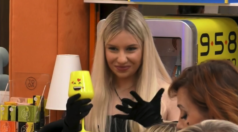 “Faccetta nera” intonata al GF Vip: “E’ stata Micol!”, e il tribunale dei social punta il dito – VIDEO preview