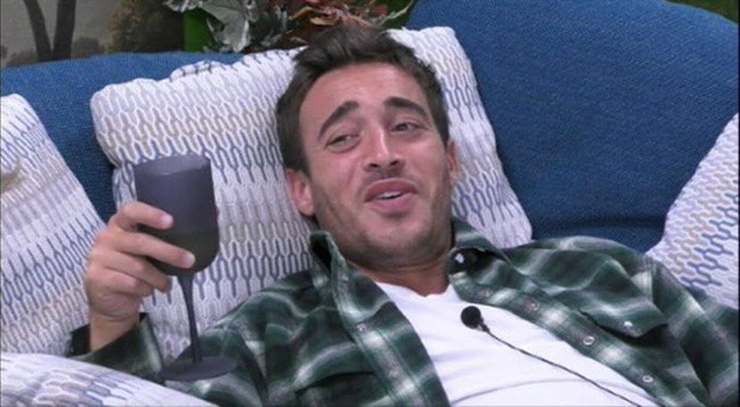 Antonino e Oriana, cosa è successo sotto le coperte? “Ci siamo lasciati andare…”, confessione al GF Vip preview