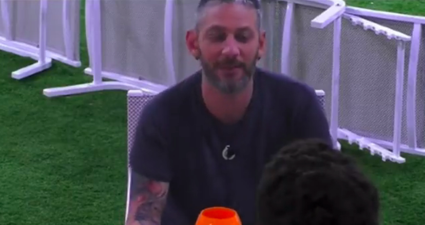 Edoardo Tavassi attratto da una vippona (e non si tratta di Nikita): “Mi piace un botto!” – Video preview