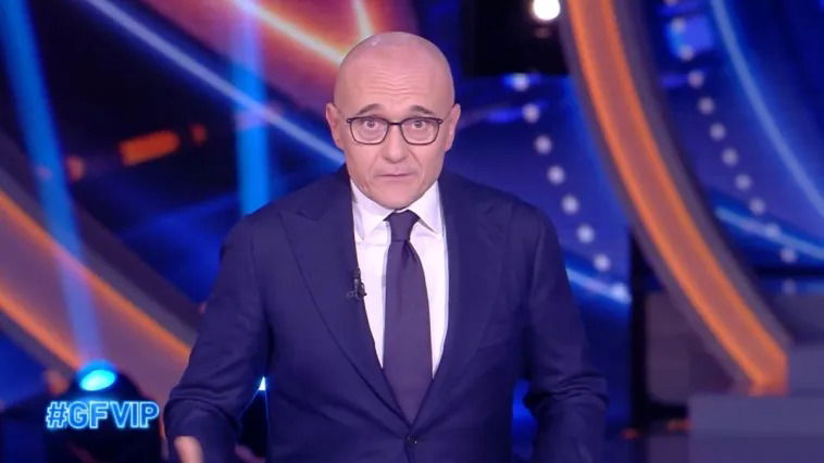 “Casi di Covid al GF Vip”, il comunicato ufficiale: ecco chi è risultato positivo, annullato il televoto article-post