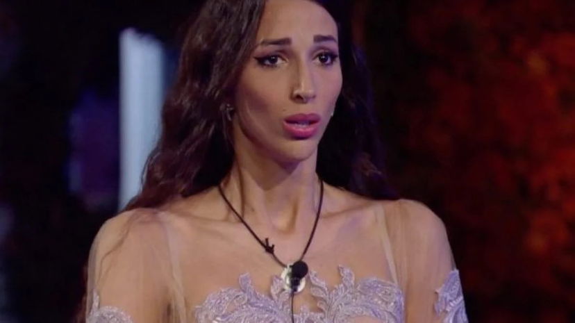 Giaele bullizzata dai compagni di scuola quando era adolescente: spuntano commenti vergognosi sui social preview