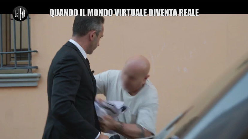 Le Iene, Daniele suicida a 24 anni: 64enne si uccide dopo servizio, famiglia valuta denuncia preview