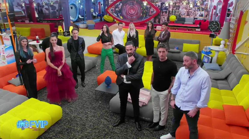 Ecco come è entrato il Covid al Grande Fratello Vip: “La variante di un concorrente ha bucato il tampone” preview