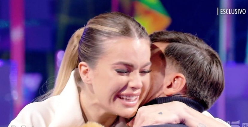 Sophie Codegoni e Alessandro Basciano scoprono il sesso del bebè: il segno premonitore al GF Vip – VIDEO preview