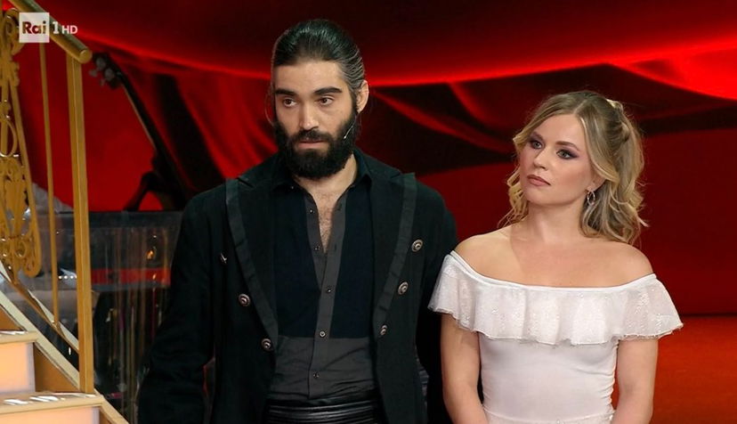 Lorenzo Biagiarelli, Selvaggia Lucarelli lo difende e fa la lista degli appellativi contro di lui: “Cosa mi addolora” preview