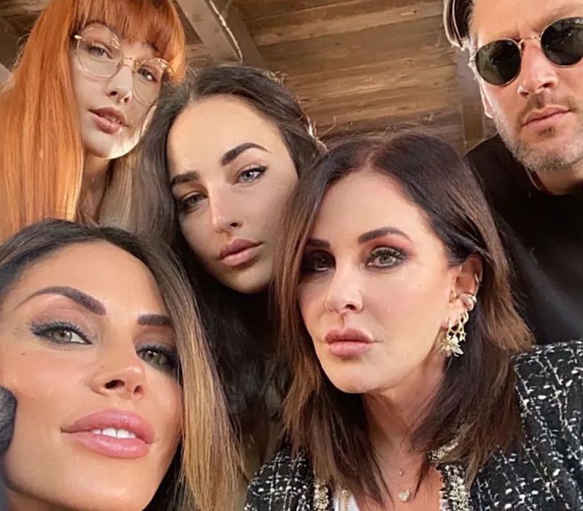 Chi è Emanuela Fuin: la mamma di Edoardo Tavassi ha fatto TV prima dei figli, ecco perché è famosa preview