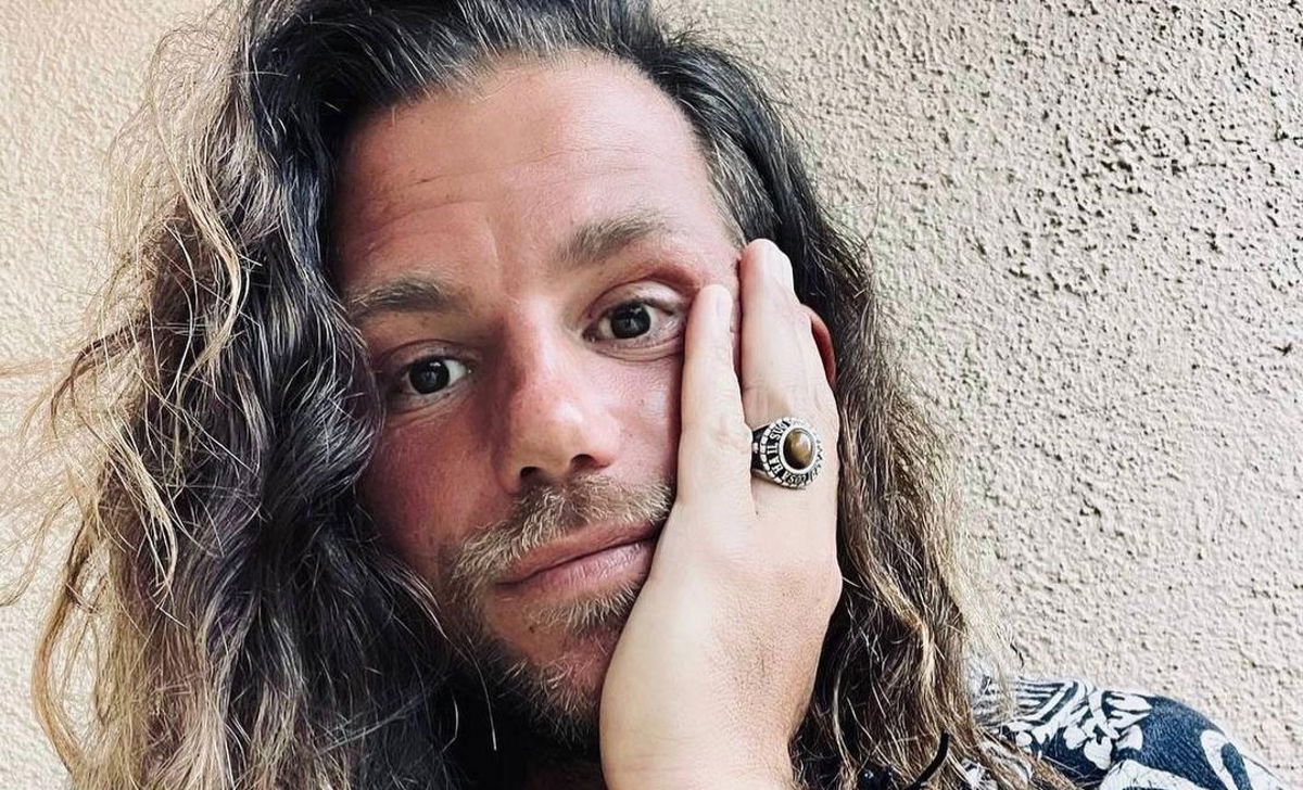 Enrico Nigiotti diventa padre, “ma la madre non è Elena D’Amario”: ecco chi è la fidanzata incinta article-post