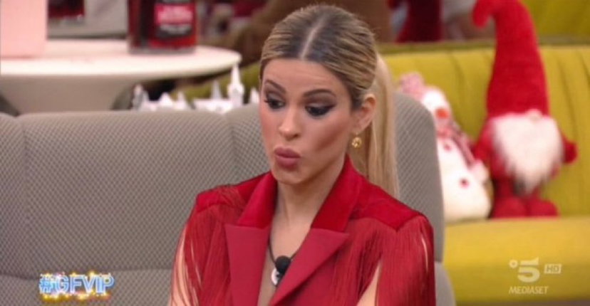 Oriana cita ancora De Martino: frecciatina ad Antonino o guanto di sfida a Belen Rodriguez? preview