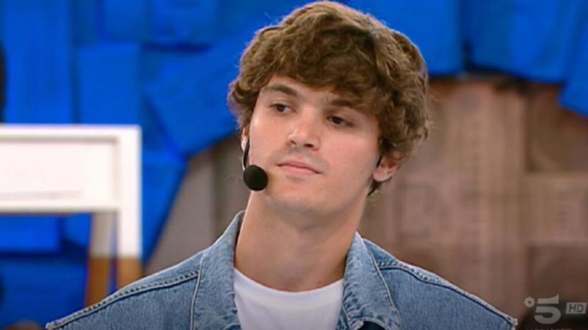 Perché NDG non c’è ad Amici 22? Il motivo e le previsioni dei fan: “Sarà il prossimo eliminato, prepariamoci” preview