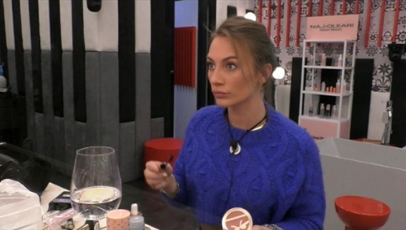 Ex vippone difende Nikita e svela un retroscena su Wilma Goich: “Tutte le schifezze dette alle sue spalle” – VIDEO preview