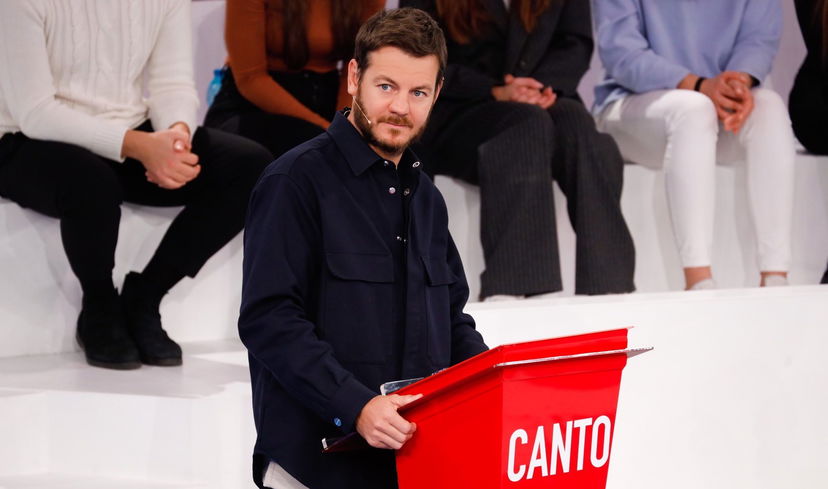 Amici 22, Cattelan dietro le quinte, cosa è successo: “Tutti piangevano, Zerbi era incazzato nero”, poi parla della noce moscata preview