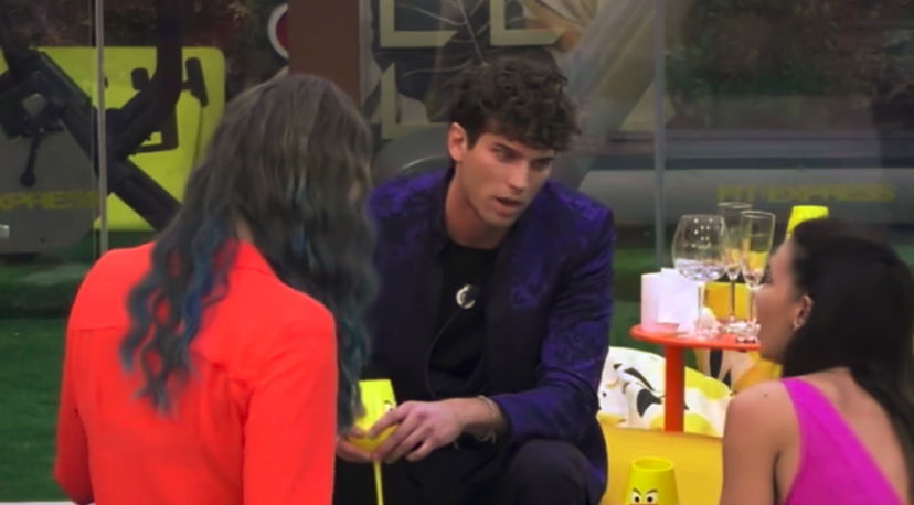 Andrea al GF Vip: “Mi menava, sono finito all’ospedale due volte”, la Murgia sotto accusa e spunta il video shock preview